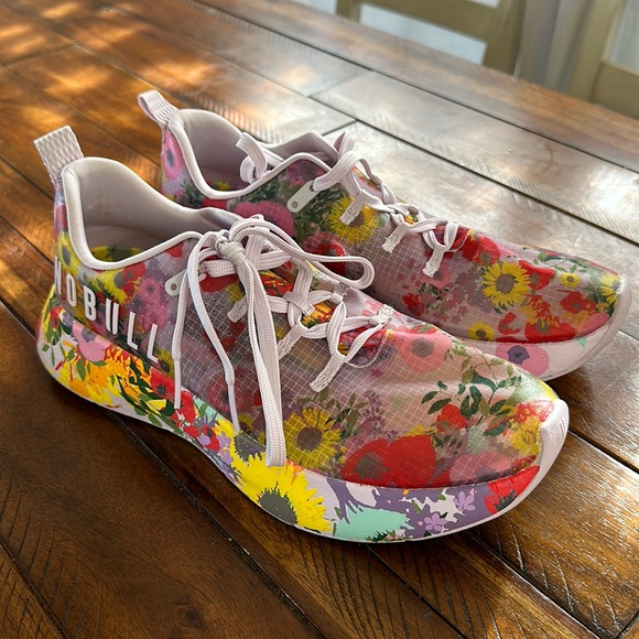 NOBULL men’s floral runner+ size 10 ***runs 1/2 large - Picture 1 of 6